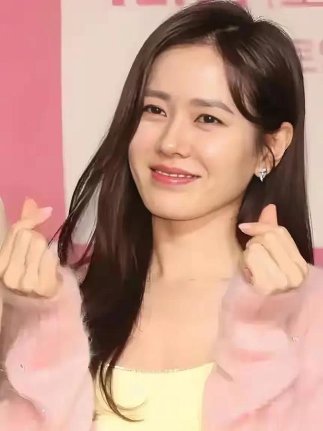 孙艺珍惊艳写真