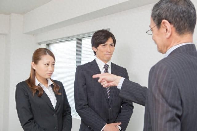 领导越是无能，越爱干这些事，真是太准了