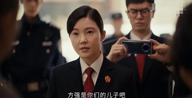 片约不断，却演啥毁啥，《执行法官》的两个戏混子该醒醒了