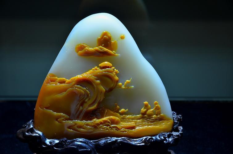 玉和翡翠哪个更有价值?答案可能出乎你的意料!