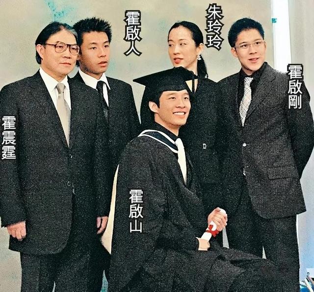 朱玲玲：抛弃霍震霆和3个孩子，19年过去，她迎来了自己的结局