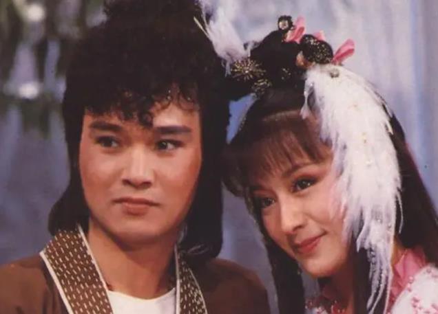 他偷渡香港成大明星，3婚5子娶小20岁太太，如今半年一体检，为何