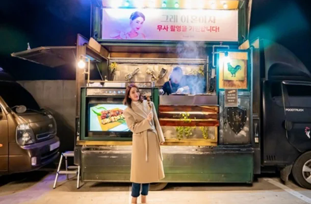 继孙艺珍助阵玄彬之后,李珉廷也为丈夫李秉宪助阵