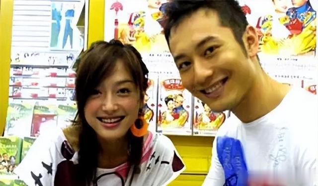 45岁的秦岚有多美?她的腰是“夺命的刀”,她的臀是“夺命的魂”