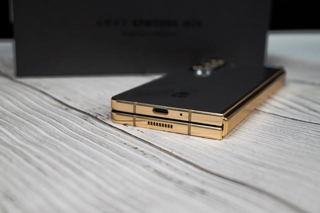 三星W24：萬元高端旗艦，堅持16年之久，它到底有什么魅力？