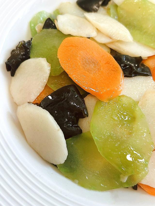 夏天是孩子“养骨期”,多吃4种养骨菜,强骨骼,促生长,助长个