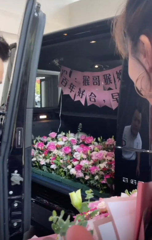 突发!网红“猴哥说车”疑婚变,妻子何钰欣暴露原因,斥责其三不