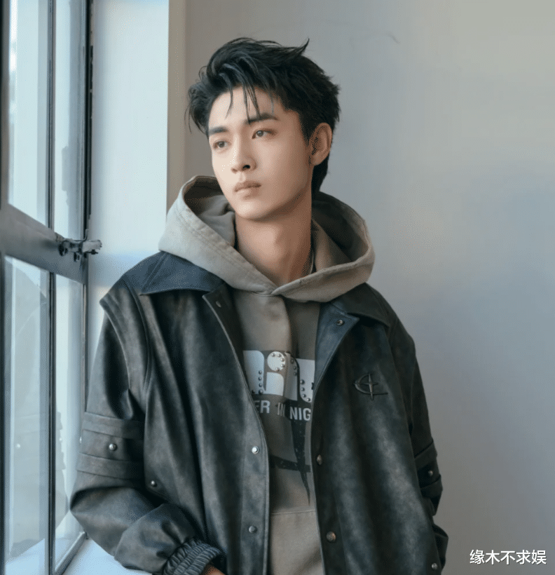 秦霄贤出轨风波升级!前女友含泪再爆料,牵涉孟子义等多位女星!