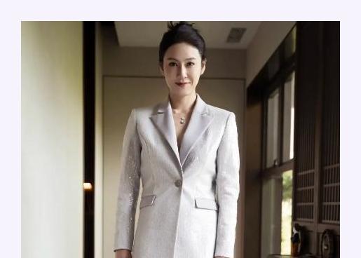 只比张若昀大5岁,却因《庆余年2》母子情深,41岁未婚的她好精彩