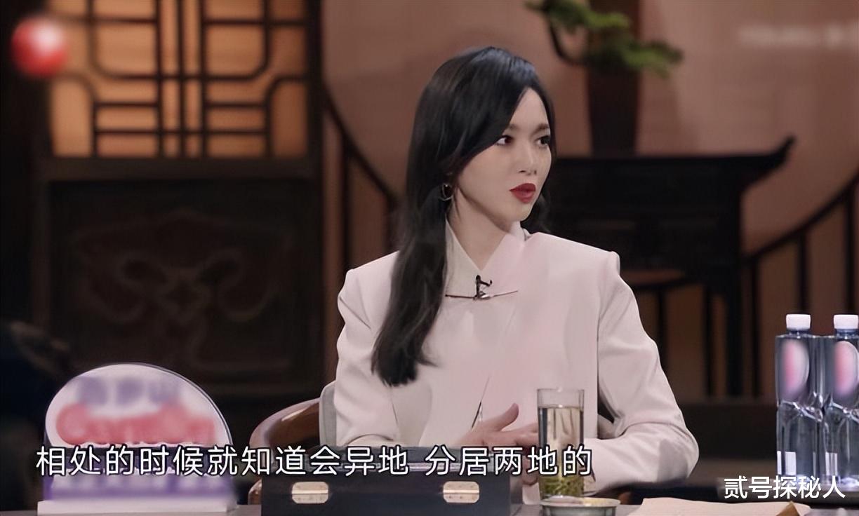 Vogue晚宴，刘诗诗杨幂热聊，完全不敢直视对面压轴刘亦菲