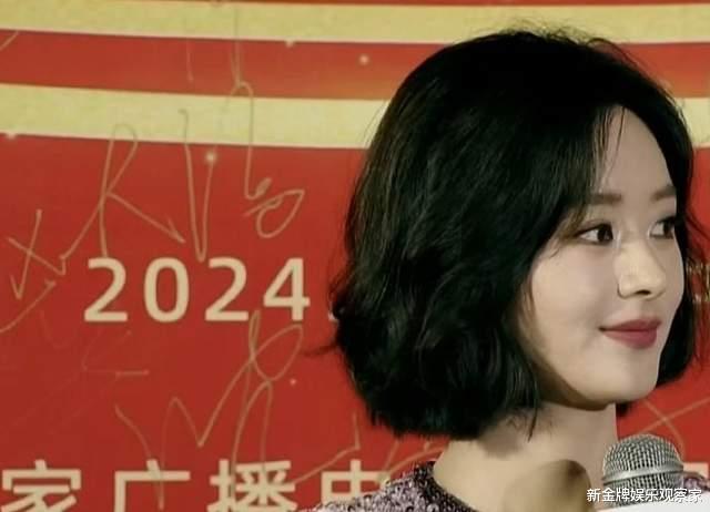 飞天奖红毯女明星生图来啦!赵丽颖短发清新,唐嫣优雅,李沁迷人