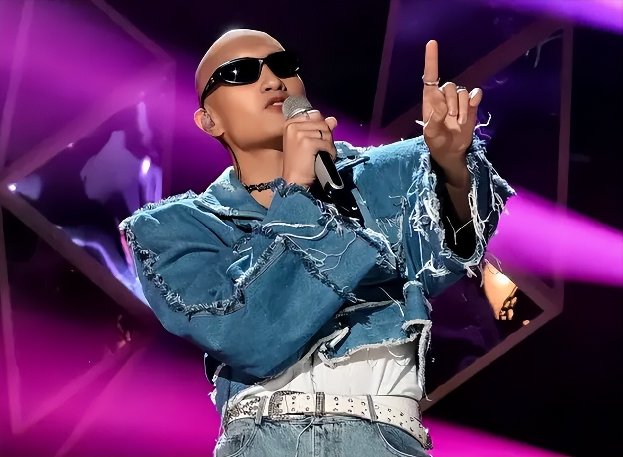 黄宣拿了两次倒数第一后，我才知道：《歌手》该停播了