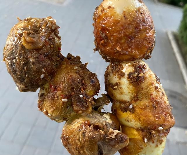 风靡东北的“五大美食”，为何走不出东三省，外地人：真接受不了