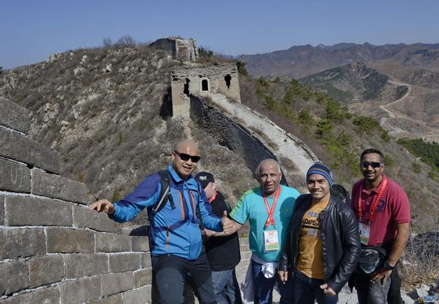 中国夜市在外网“杀疯了” 外国网友惊呼:这东西也能吃?