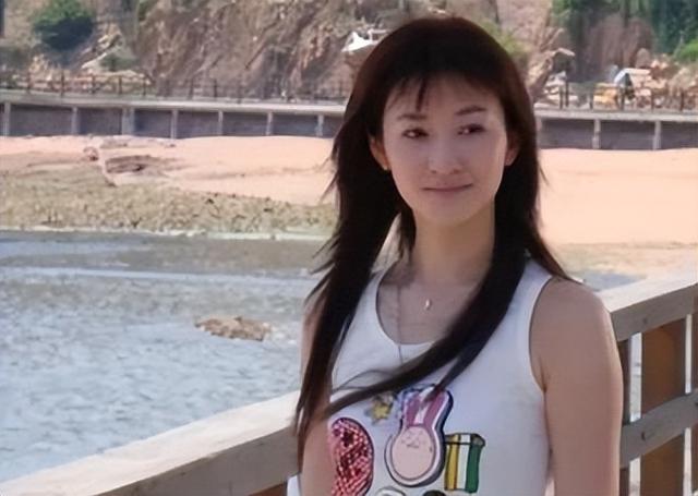 李小冉：被富商折磨4年，2次流产，没想到男闺蜜砸下5亿接盘成功