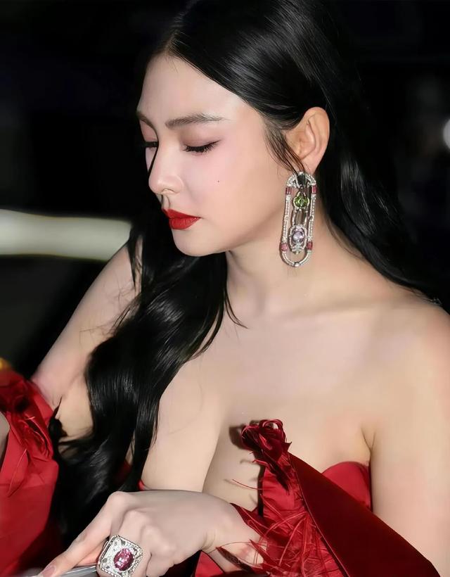 张雨绮的生图真是让人惊叹,这身材也太绝啦!