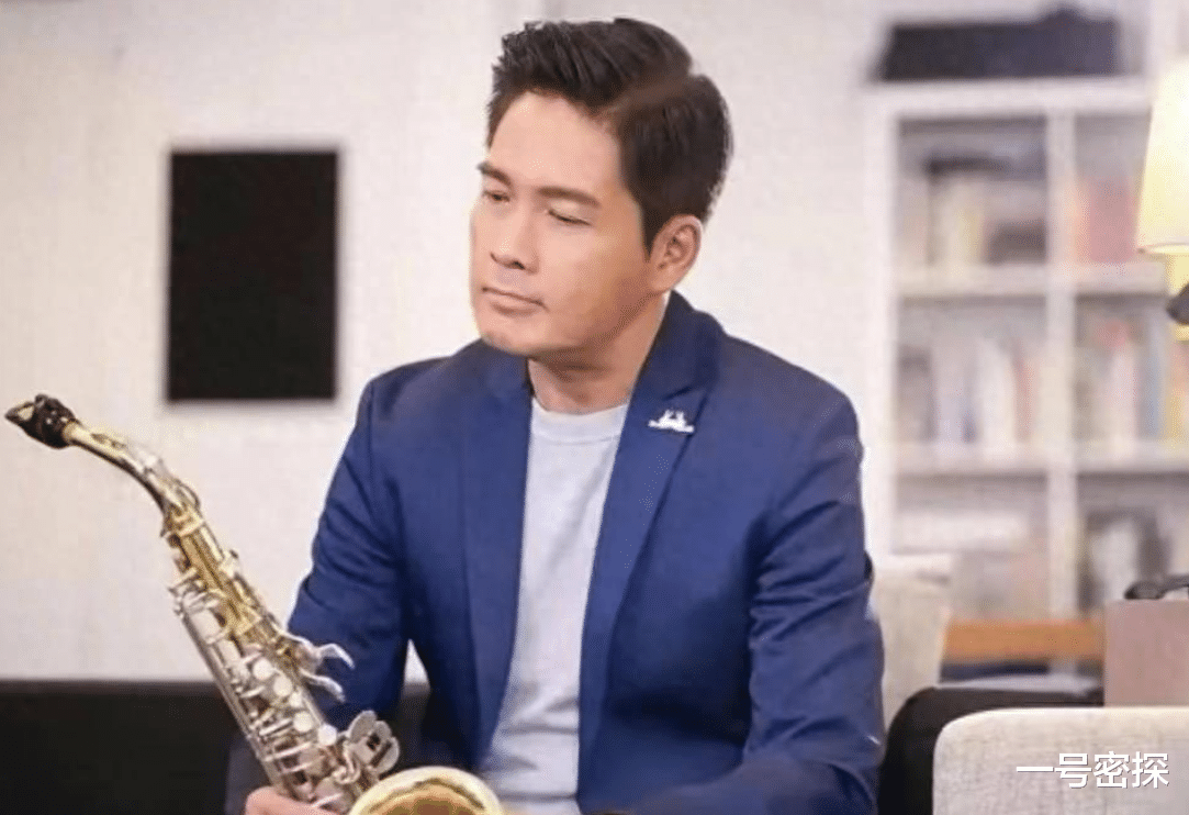 晕倒后不幸离世！TVB男星郑启泰遗作播出，出场15分钟“领盒饭”