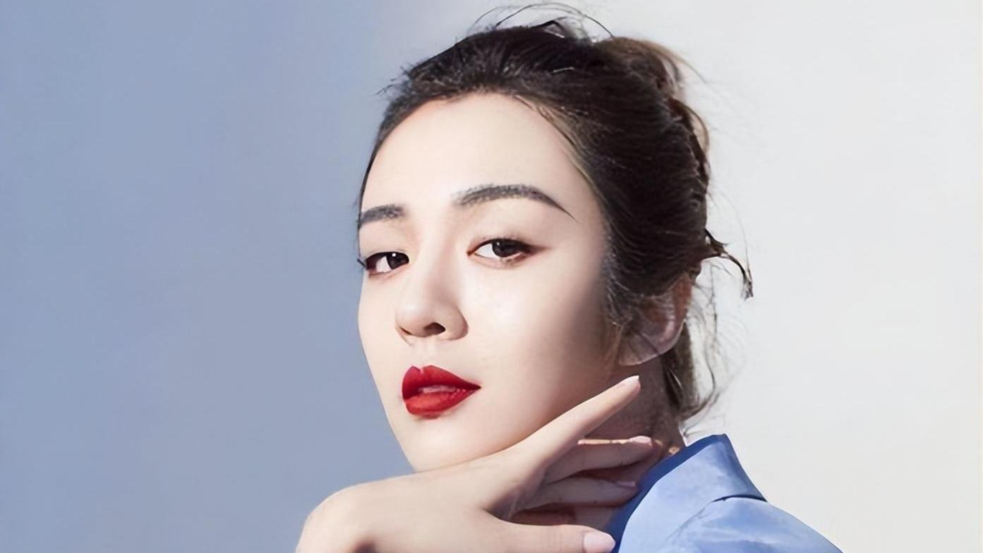 知名女星王晓晨， 深夜发文疑似告别 ，评论区瞬间沦陷!