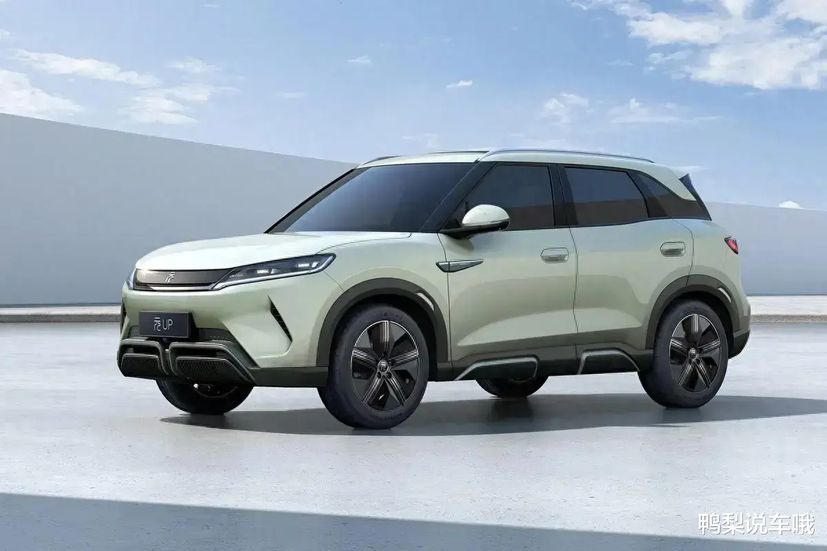 想买价格经济的小型SUV，可以看看这两款，空间大，性能强