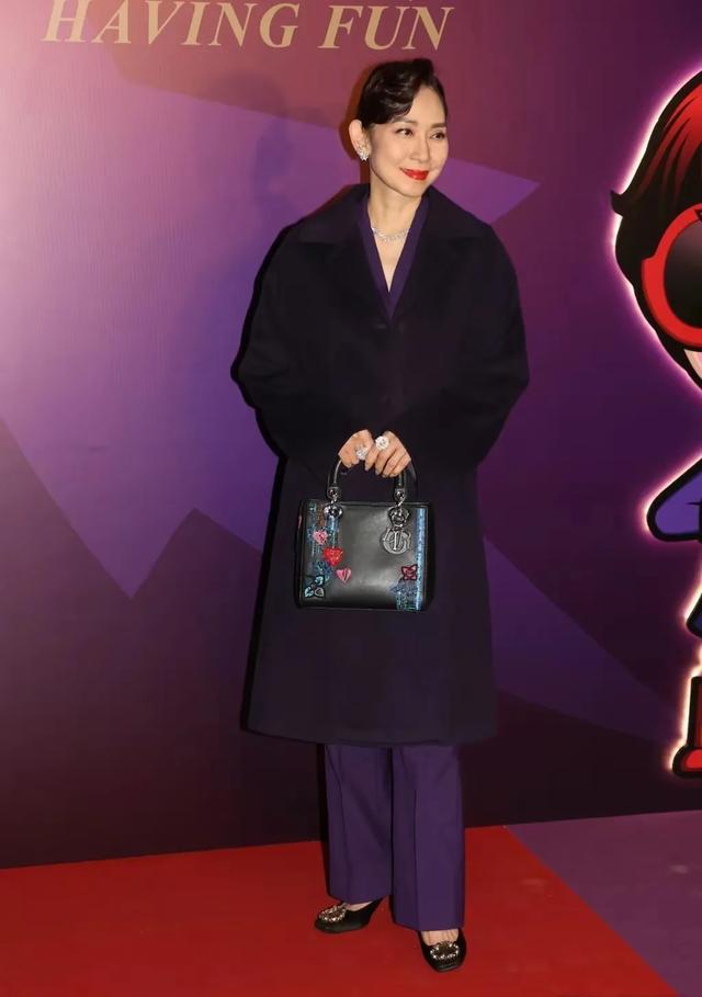 邝美云近况曝光:61岁富态,离婚不记仇,容忍吕良伟杨小娟秀恩爱