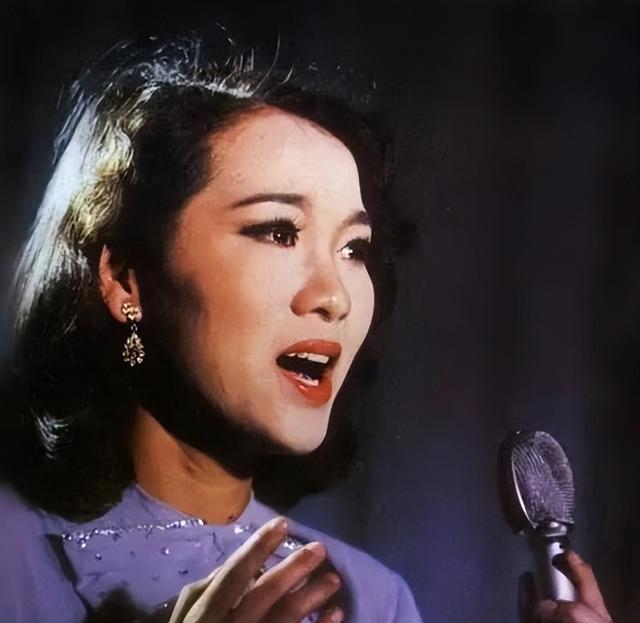 郑绪岚|原来她早已不是中国籍！屡次登上春晚走红，当初嫁给洋老公遭嫌弃