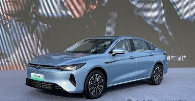 奇瑞“王炸”，续航1935km，售价仅需10.99万，新能源车最后希望