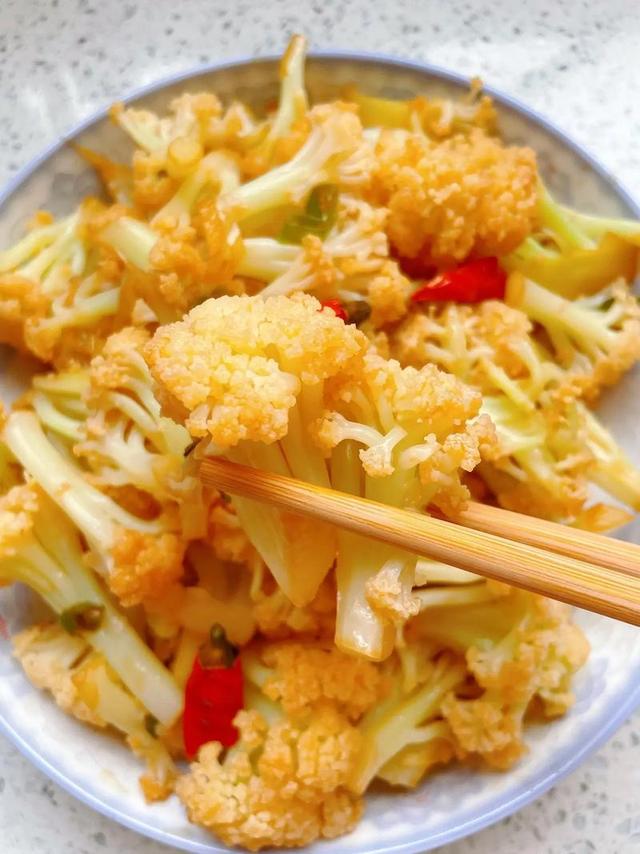 它是天然的“叶酸冠军”，一周吃3次，美容祛斑抗衰老，别不识货