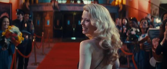 《马克辛》:2024年口碑爆棚的B级电影,场面血腥、女主美艳