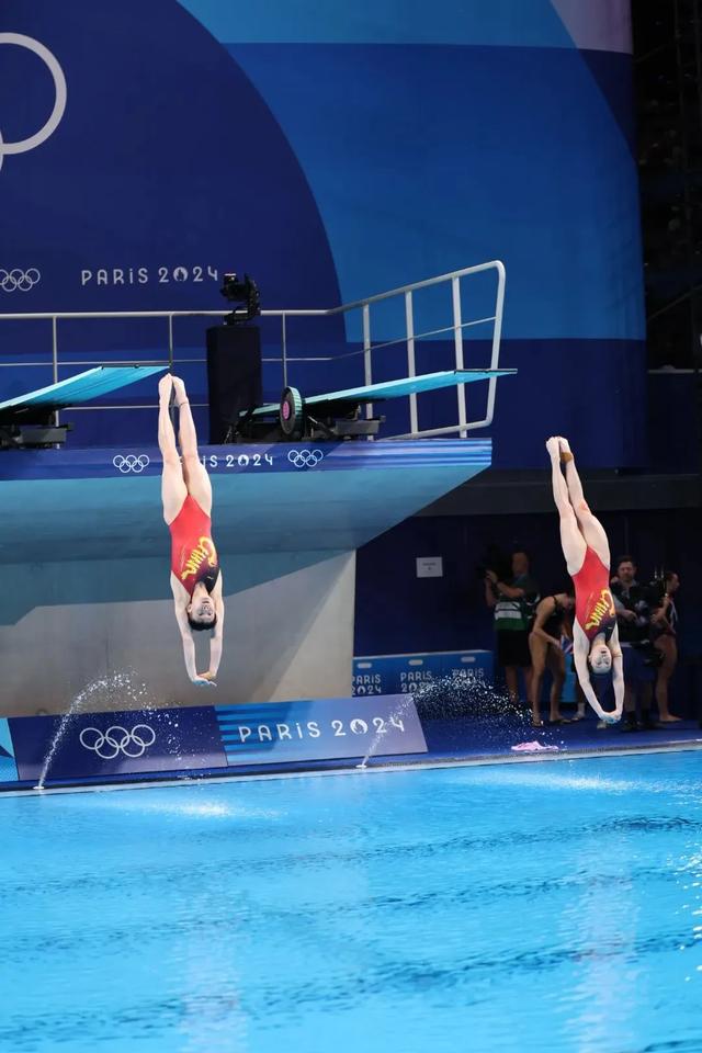 陈艺文现身香港圣保罗?陈艺文家庭背景?陈艺文17年赚了多少钱?