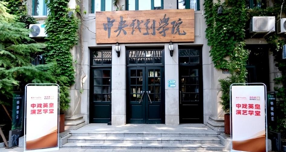 巴黎一天，彻底戳穿贾玲的真实处境，徐峥的话，终于开始有人信了