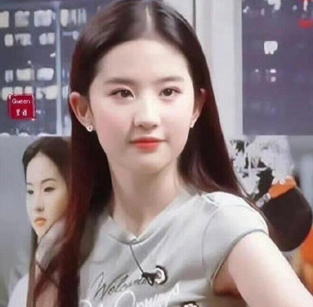 同样是被大佬陈金飞力捧,杨采钰与刘亦菲的境遇为何大不相同