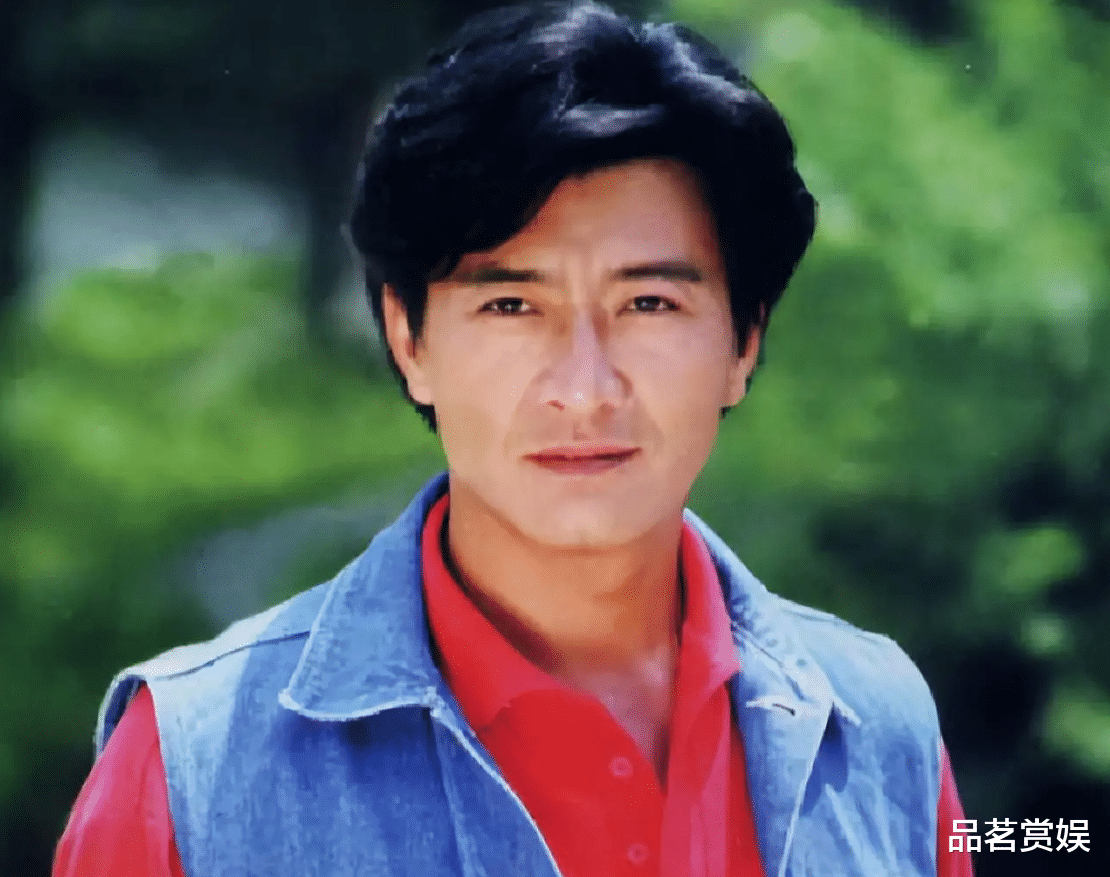 他外出拍戏时妻子在家被害，30年后仍不敢再提，如今周里京怎样了