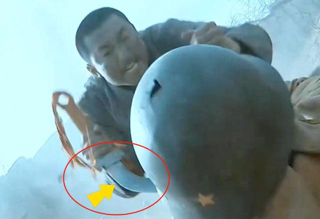 《亮剑》最新穿帮镜头,看完简直笑到扶墙,导演:拿八倍镜看的吧