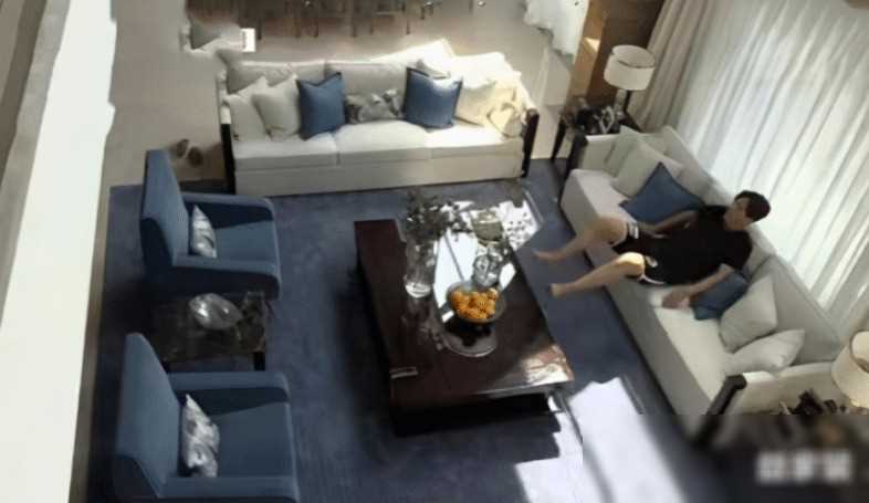 秋瓷炫晒韩国新家,网友:和咸素媛家一比,真是一个天上一个地下