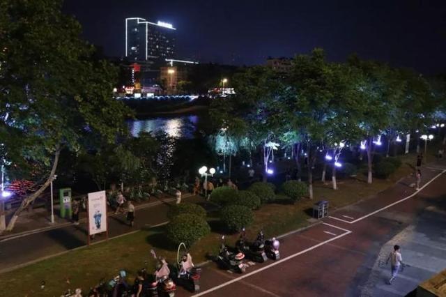 57岁大叔胃癌去世，饮食健康爱夜跑，医生：饭后这3事，做的太多