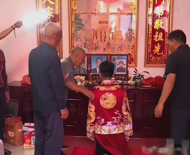 41岁李嘉明婚后12天屡传婚变!23岁娇妻住院后哭诉:一次次红了眼