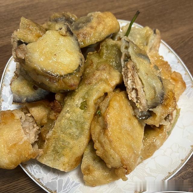 山东儿媳吐槽婆婆做“敷衍饭”，一桌菜没诚意，小姑子：就你事多