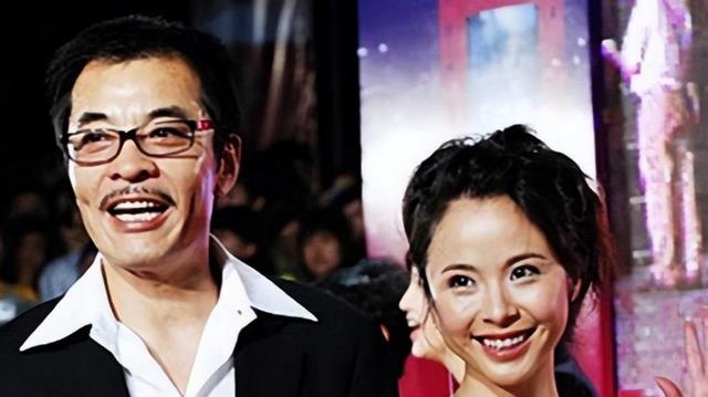 她19岁爱上“老男人”,同居7年被抛弃,如今45岁脸肿僵硬似蔡明