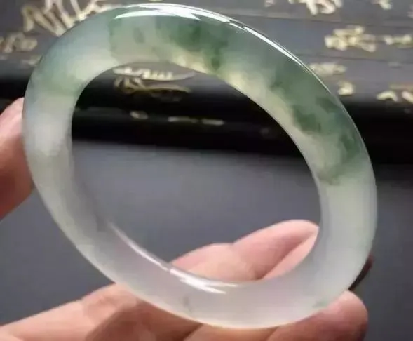 翡翠原石上，为什么总是要画着一些大大小小的圆圈？