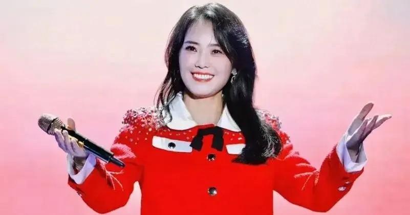 云朵昆山演唱会神秘人物引发热议，狼狈传闻再度掀起波澜