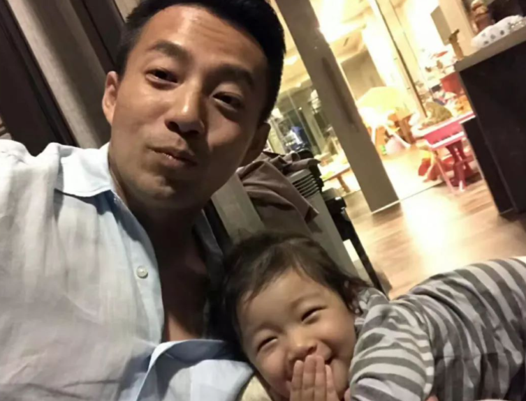 好大一个瓜！张兰曝具俊晔在家不穿衣服，小玥儿受影响浑身被抓伤