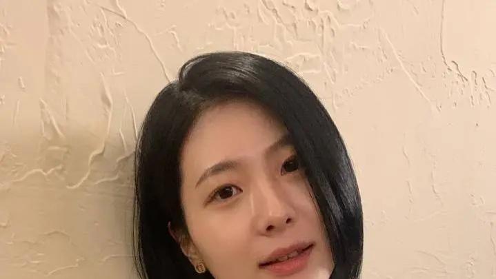 发型不论怎么剪，记得试试侧分波波头，减龄时尚美美哒