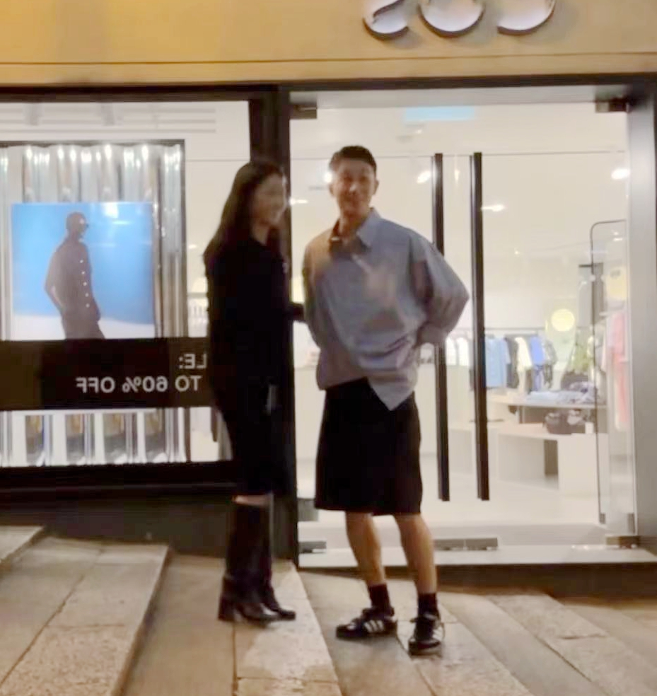 陈奕迅20岁女儿新恋情曝光,男友是日本混血模特,公开甜蜜情侣照