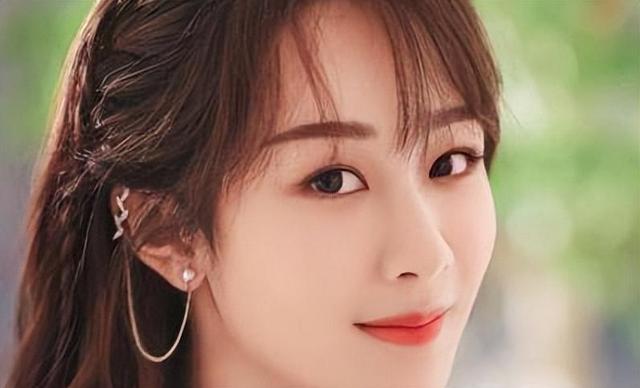 杨紫心中最不愿提及的人,不是张一山,也不是秦俊杰,而是 贺鹏