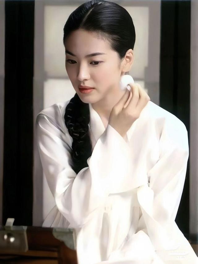 45张罕见的宋慧乔的照片，难怪这个姐可以红那么久，只应天上有！