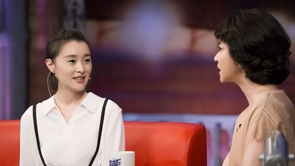 金星翻车？靳东7字评价成真，揭开“毒舌女王”伪装