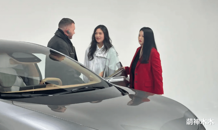 15岁王诗龄和章泽天聚餐,李湘努力带女儿破圈,想成真名媛看细节