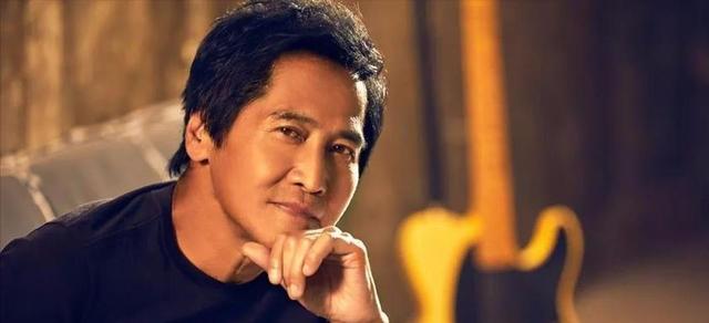 “白嫖”王祖贤10多年,逼得前任跳楼“自杀”,为何齐秦不被骂?