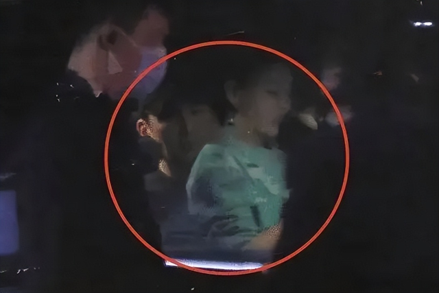 秋瓷炫于晓光定居北京,儿子也回中国上学,这打脸来得猝不及防!