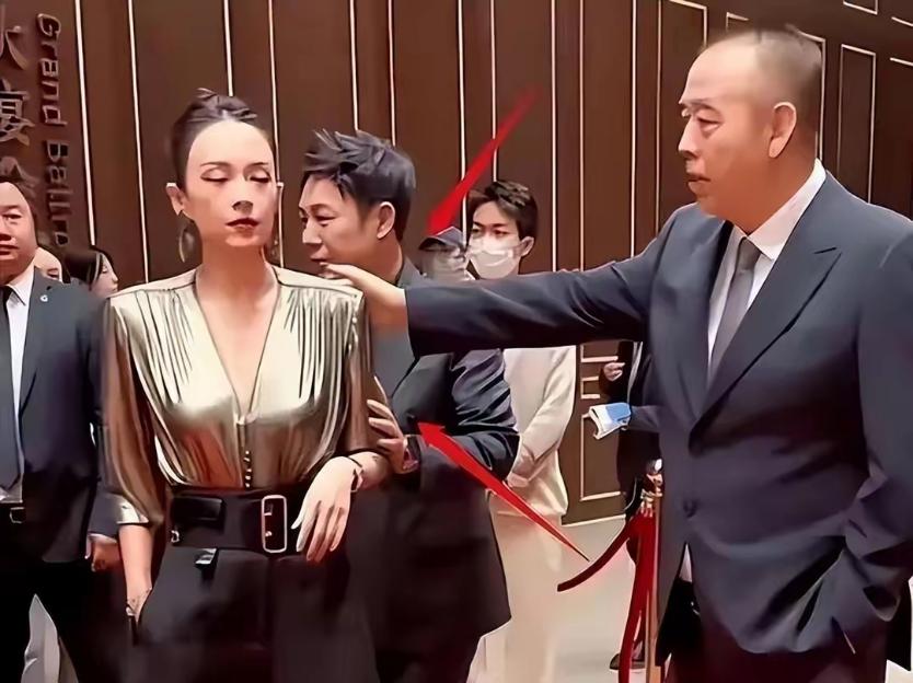 离婚仅一年，再看章子怡现状，才明白陈凯歌那一“推”的含金量